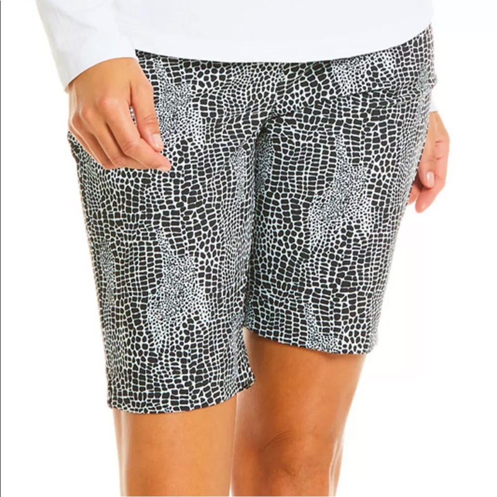 IBKUL UPF 50+ Black/White Snake Print Golf Shorts SZ 6 NWT